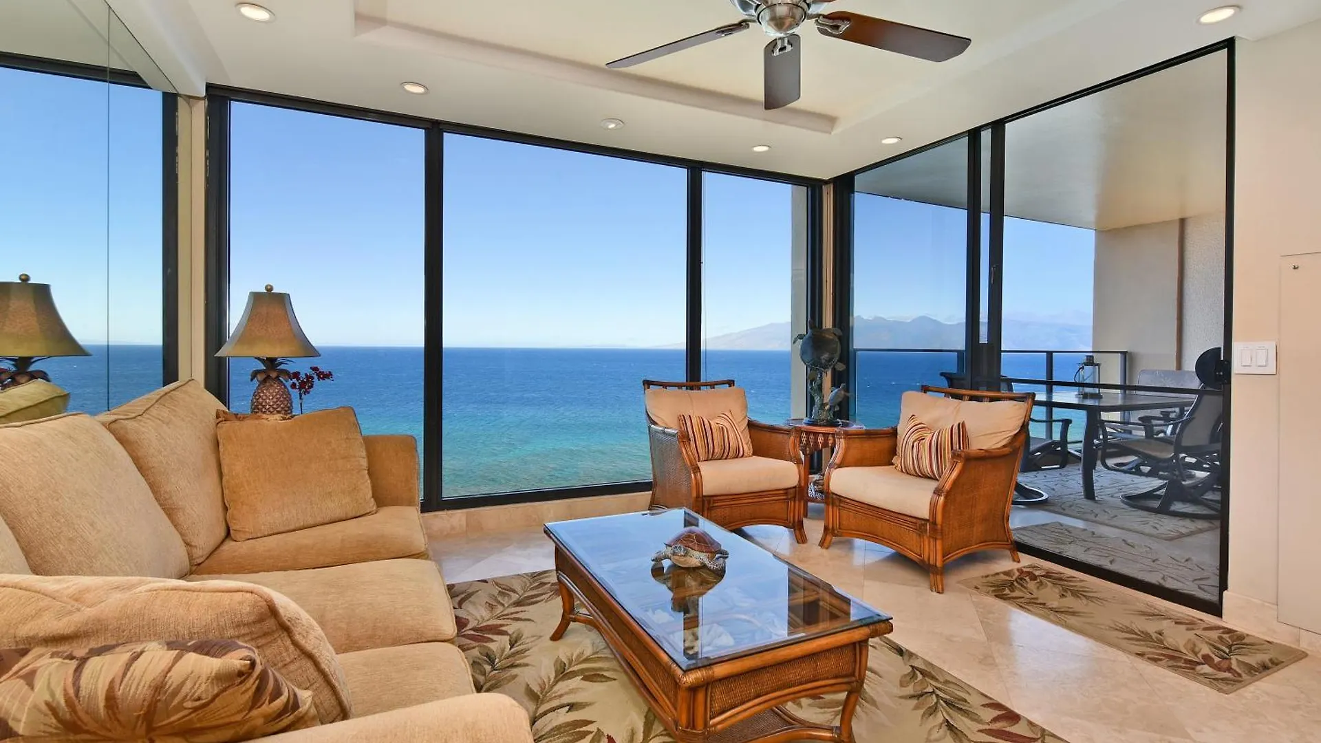 Top Floor Penthouse At The Mahana ラハイナ アパートホテル